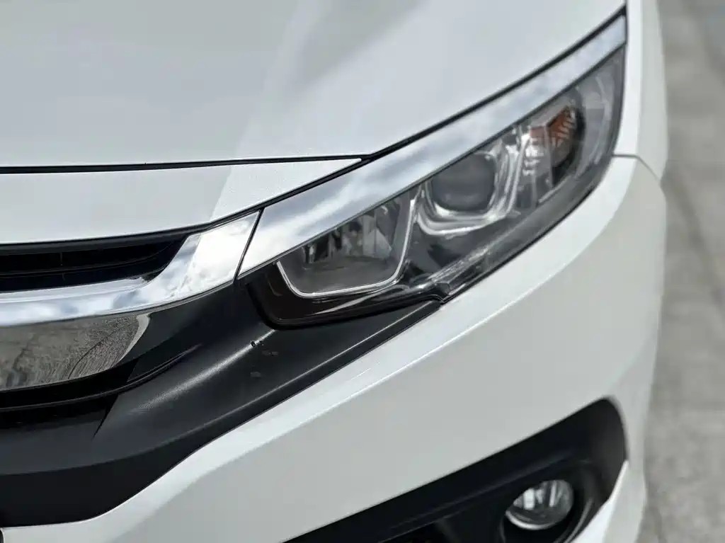 Honda Civic 2018 — фото 12
