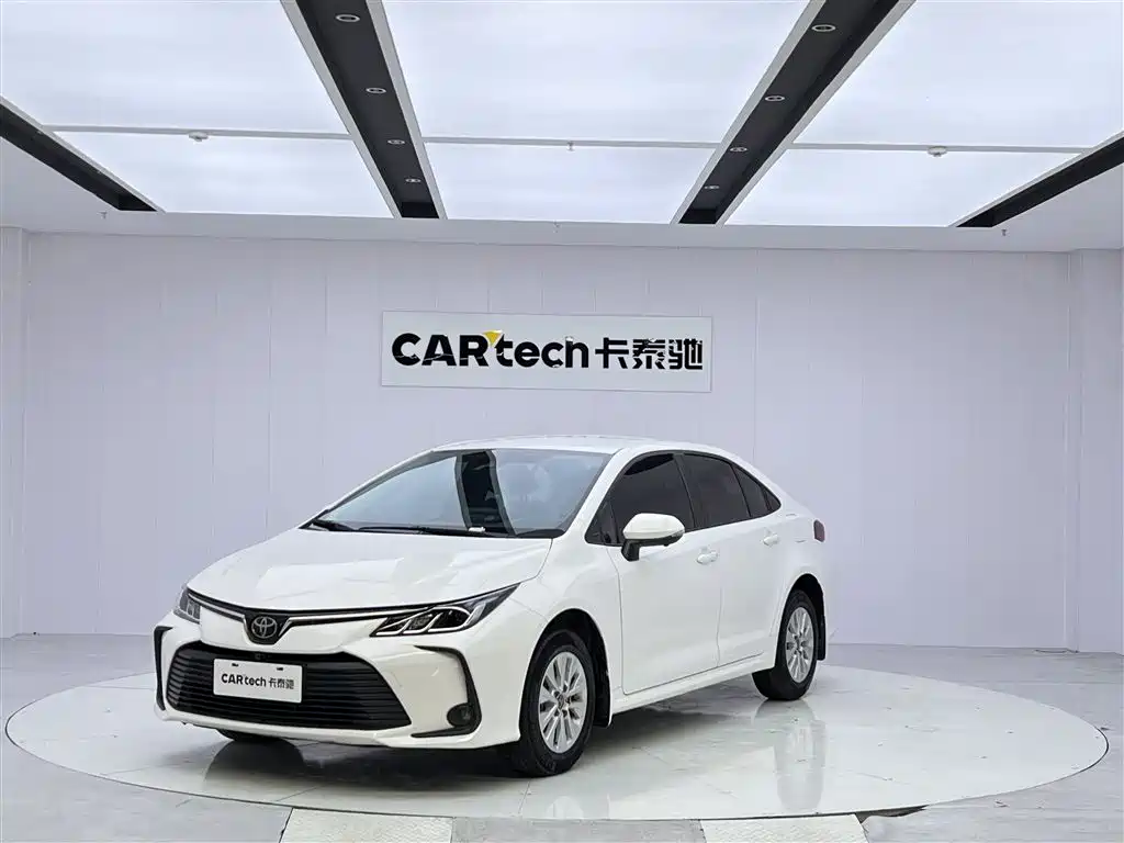Toyota Corolla 2020 — фото 1