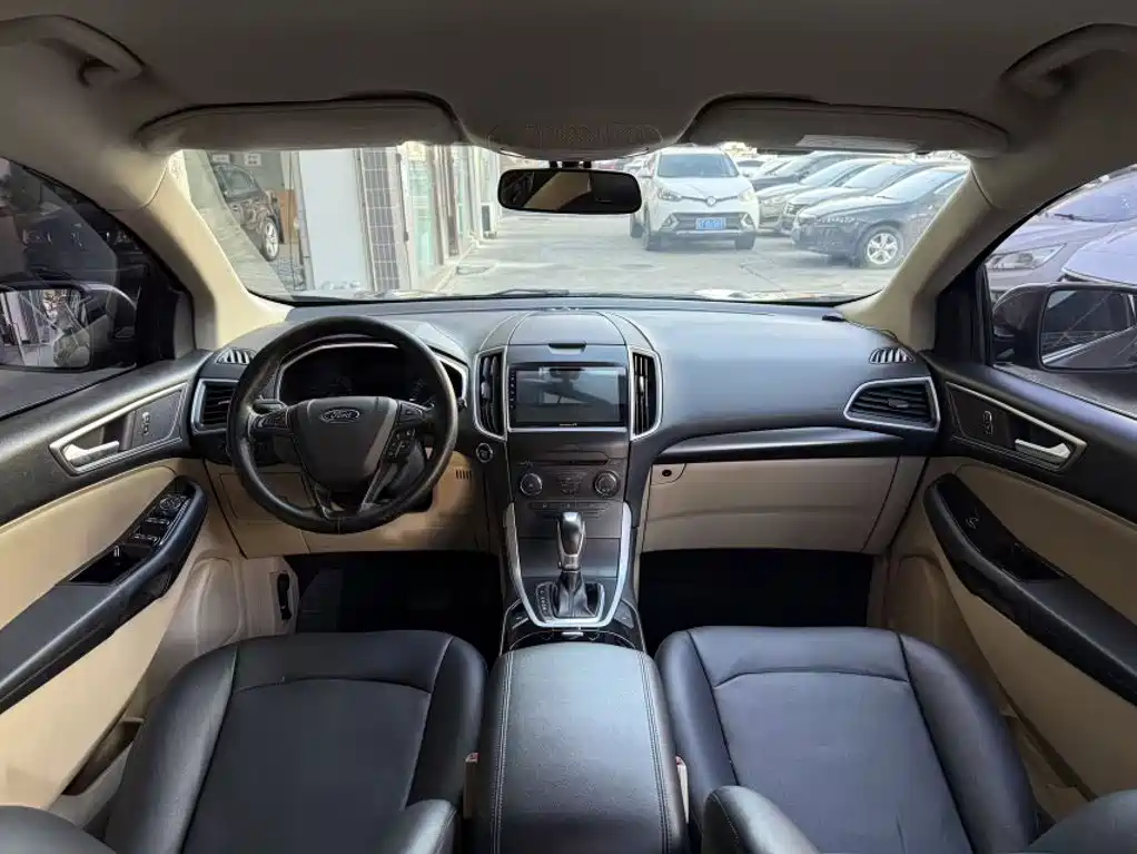 Ford Edge 2016 — фото 12