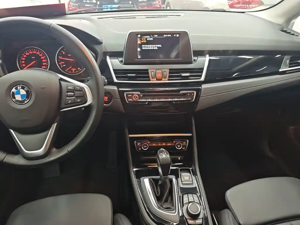 BMW 2 Series Station Wagon 2016 — фото 10