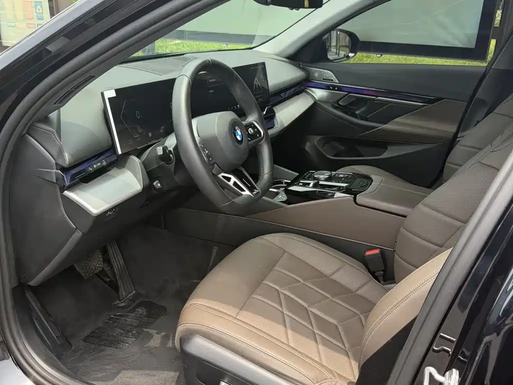 BMW 5 Series 2025