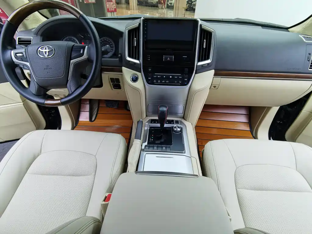 Toyota Land Cruiser 2016 — фото 8