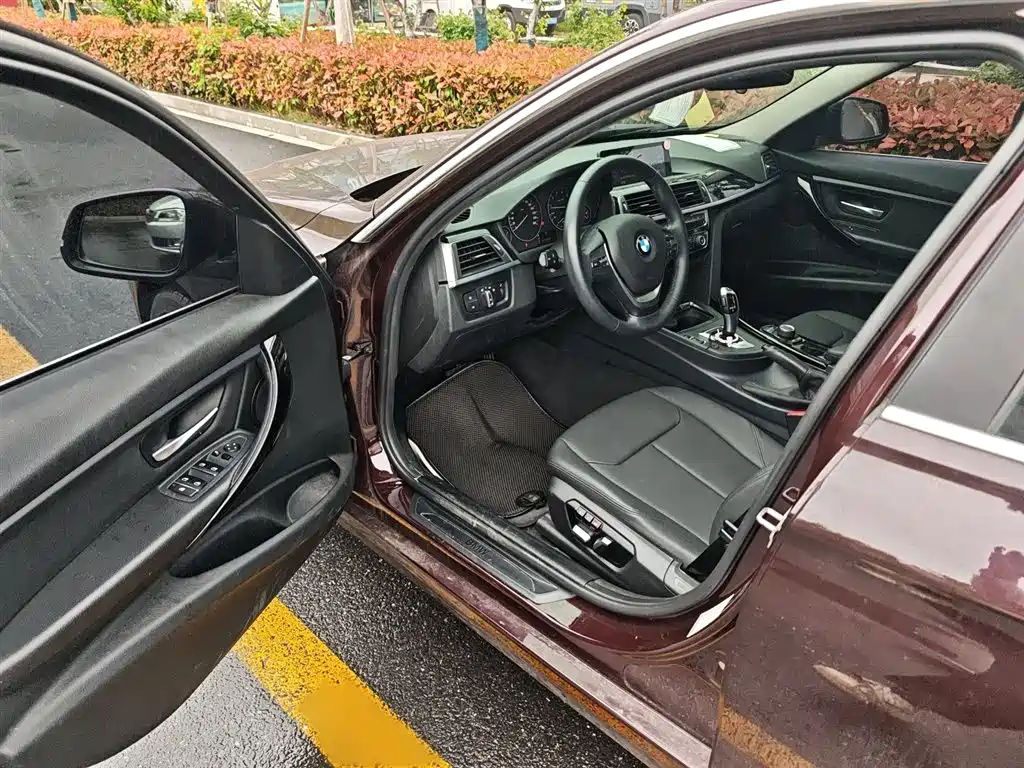 BMW 3 Series 2017 — фото 12