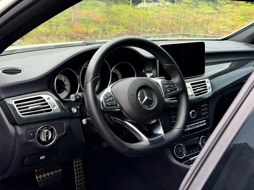 Mercedes-Benz CLS 2017 — фото 10