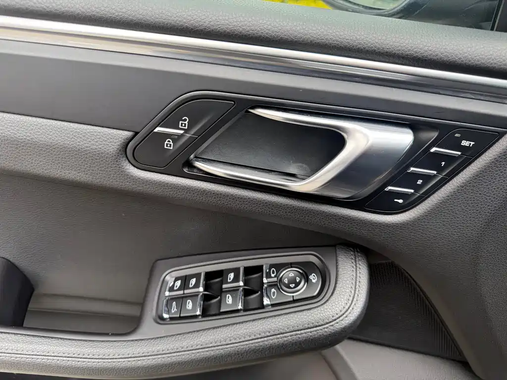 Porsche Macan 2019 — фото 18