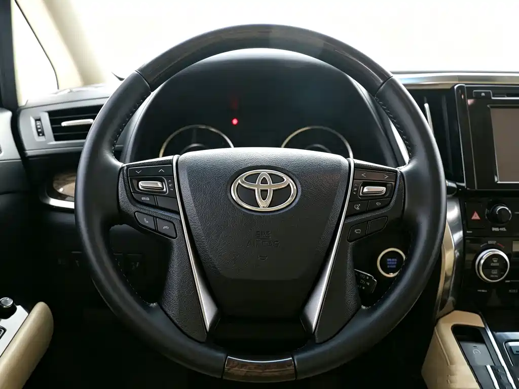 Toyota Alphard 2018 — фото 11