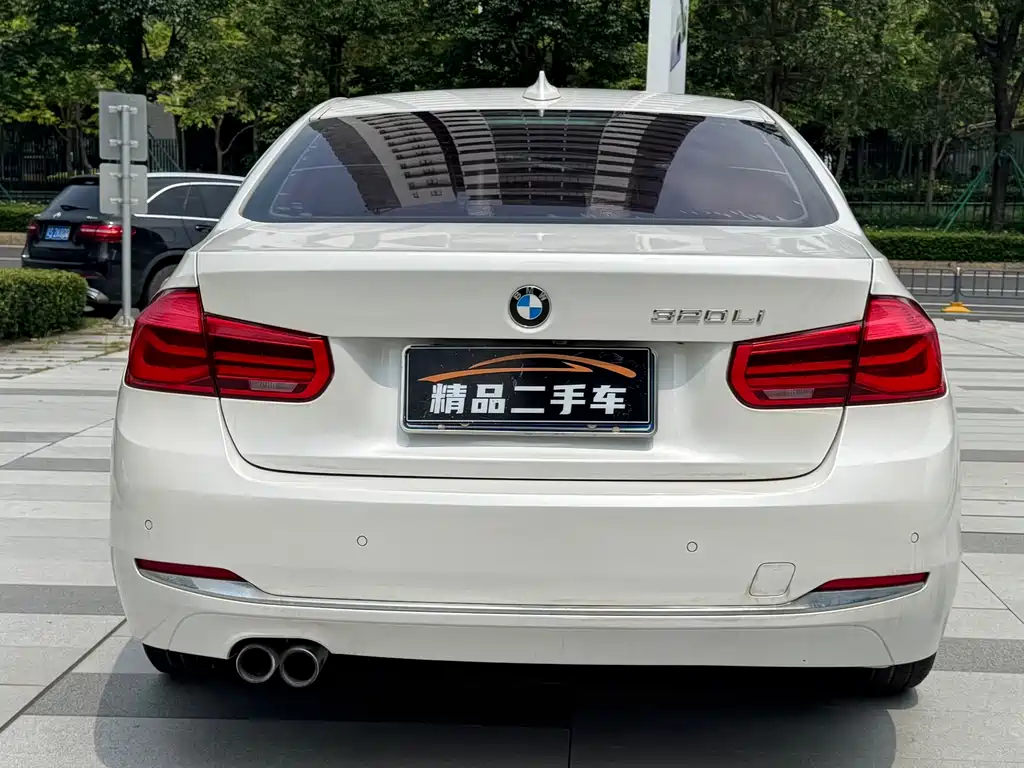 BMW 3 Series 2017 — фото 19