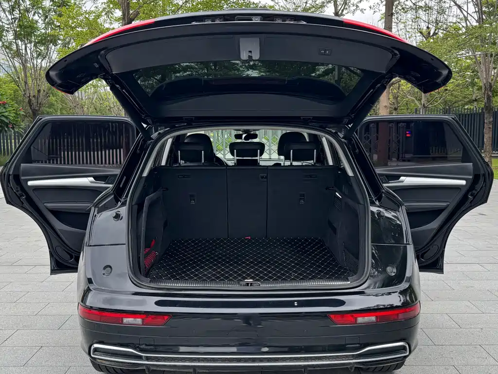 Audi Q5L 2020 — фото 20