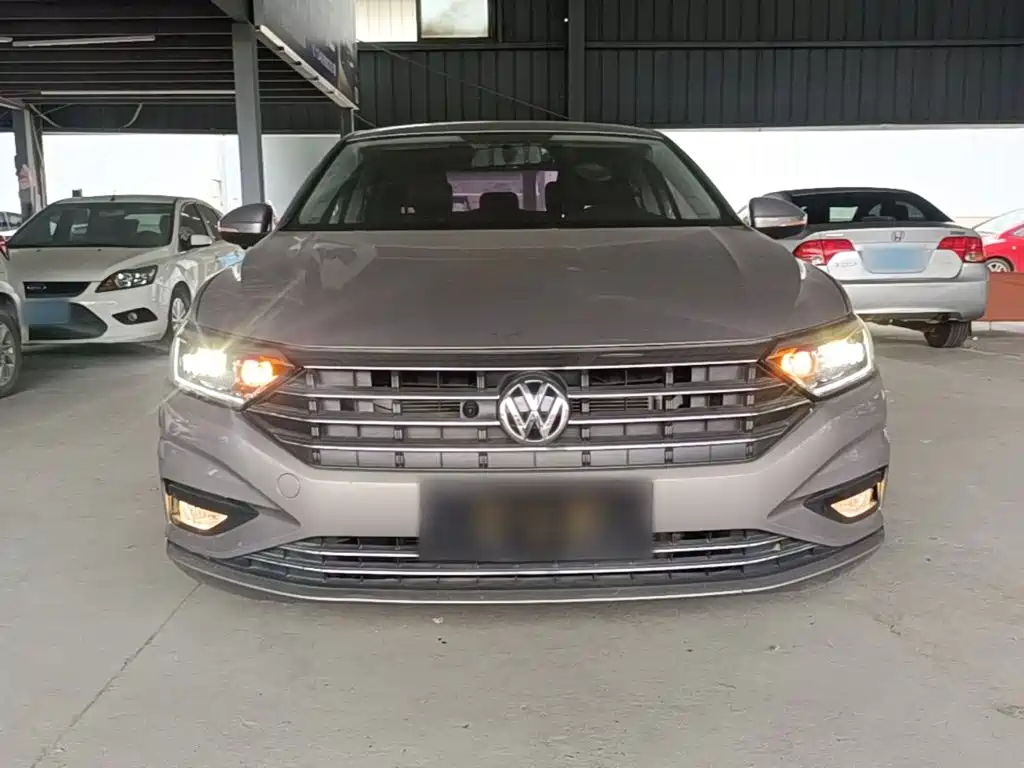 Volkswagen Sagitar 2020