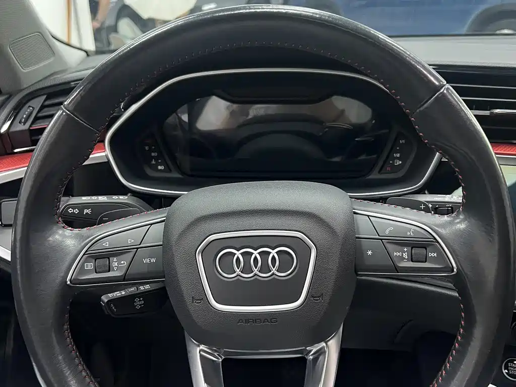 Audi Q3 2021 — фото 9