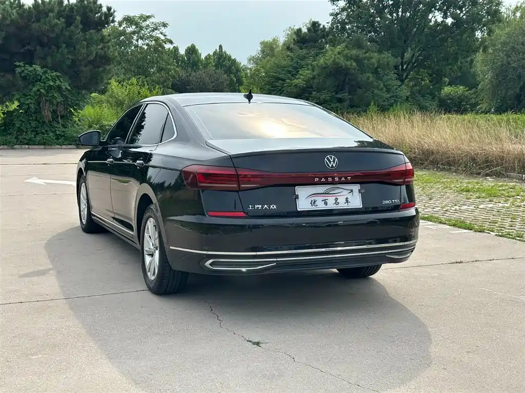Volkswagen Passat 2022
