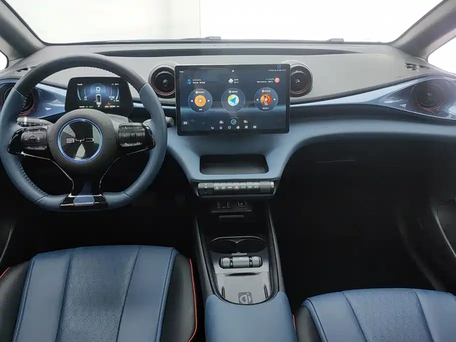 BYD Dolphin 2022 — фото 12