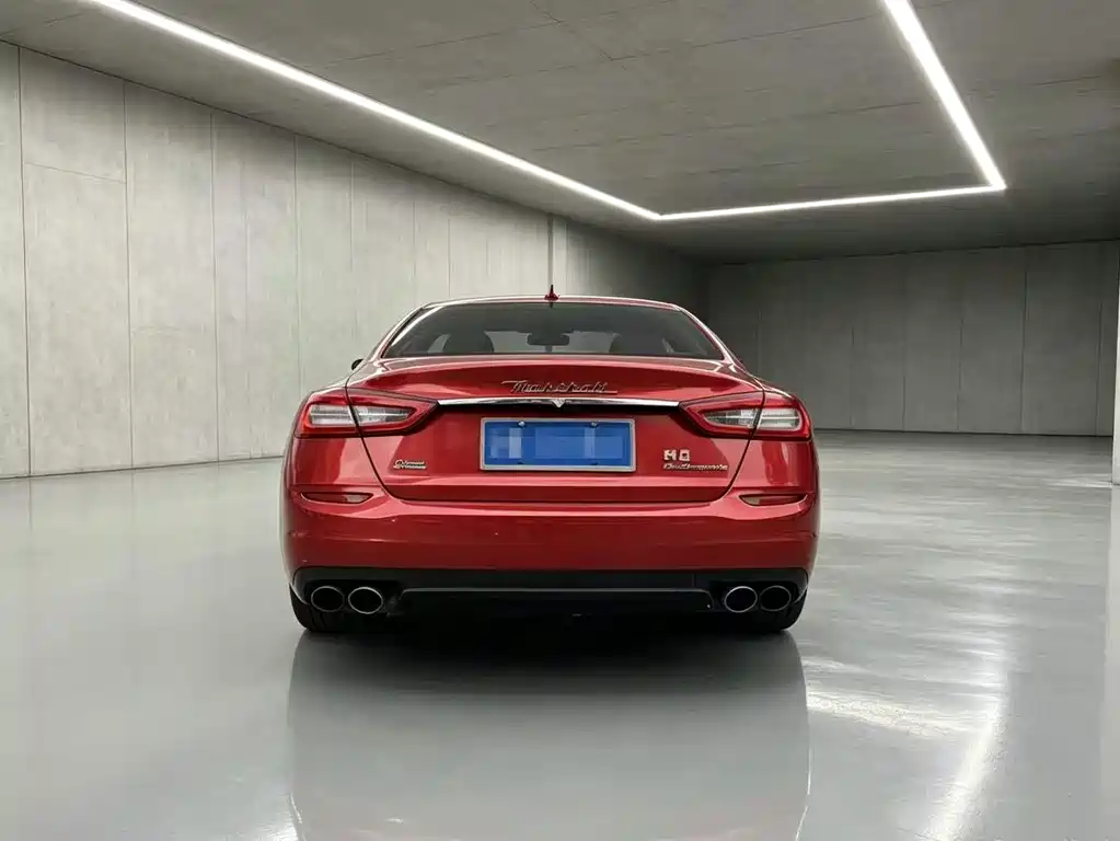 Maserati Quattroporte 2015 — фото 8
