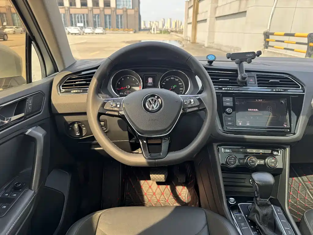 Volkswagen Tiguan L 2019 — фото 12