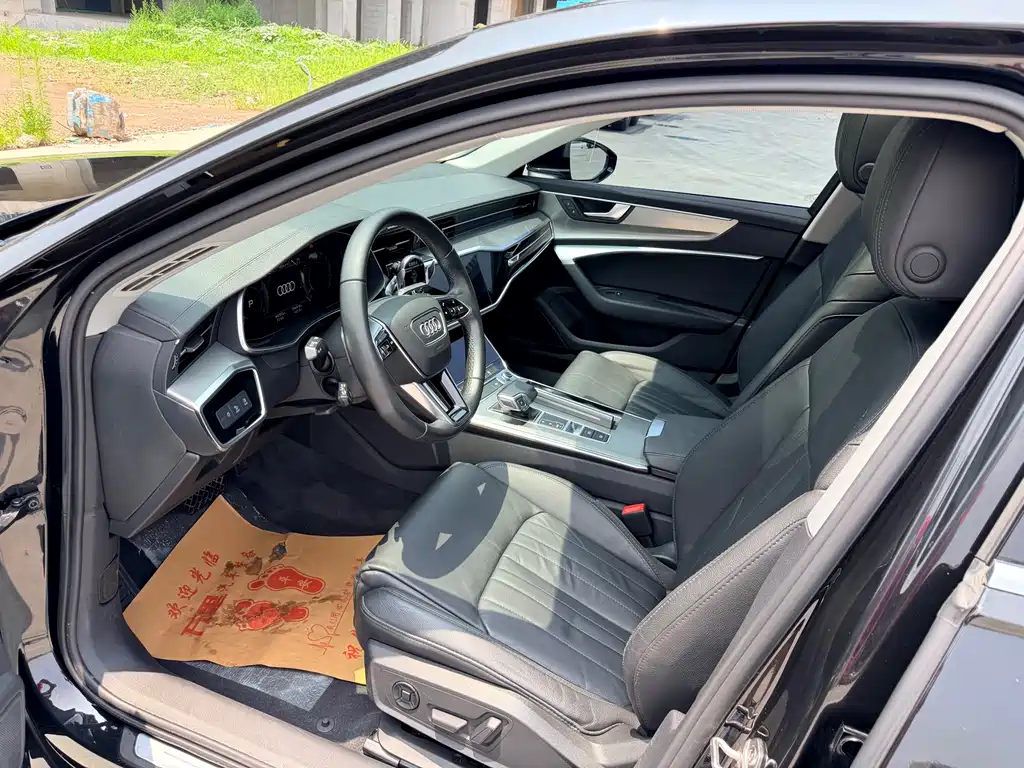 Audi A6L 2022