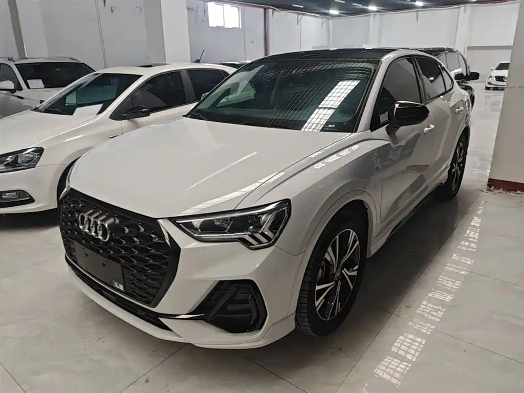 Audi Q3 Sportback 2023 — фото 1