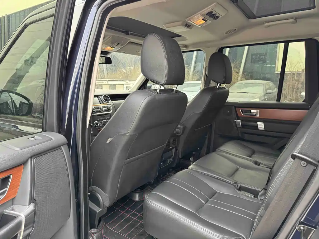 Land Rover Discovery 2015 — фото 9