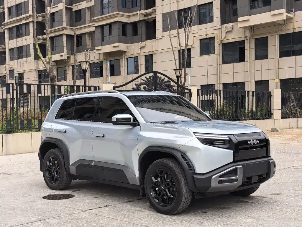 Fang Cheng Bao Titanium 3 2025