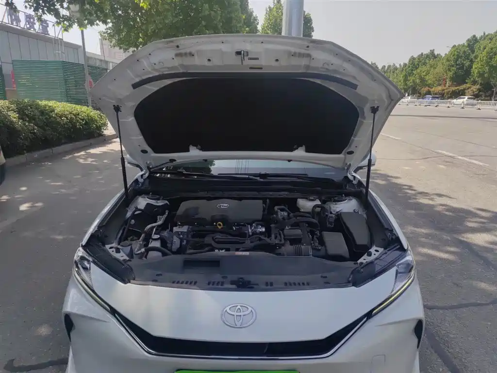 Toyota Camry 2025 — фото 19