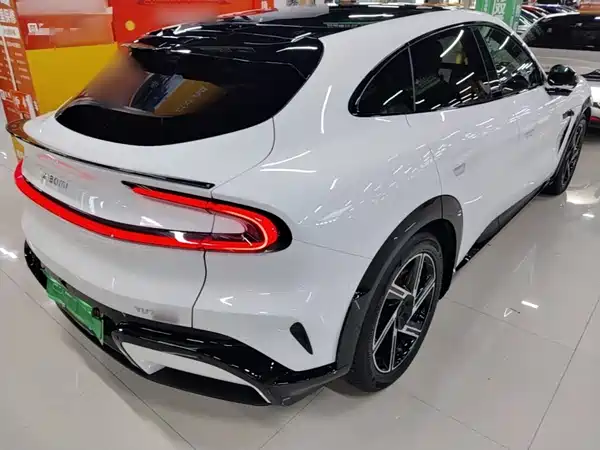 Xiaomi YU7 2025