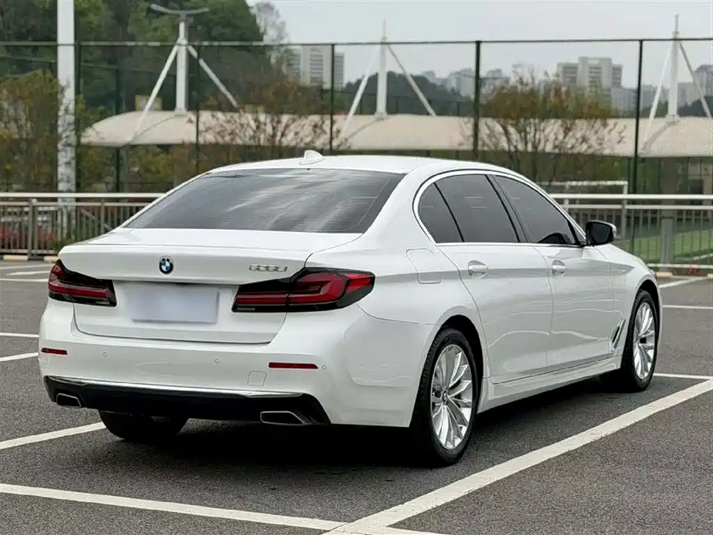 BMW 5 Series 2022 — фото 12