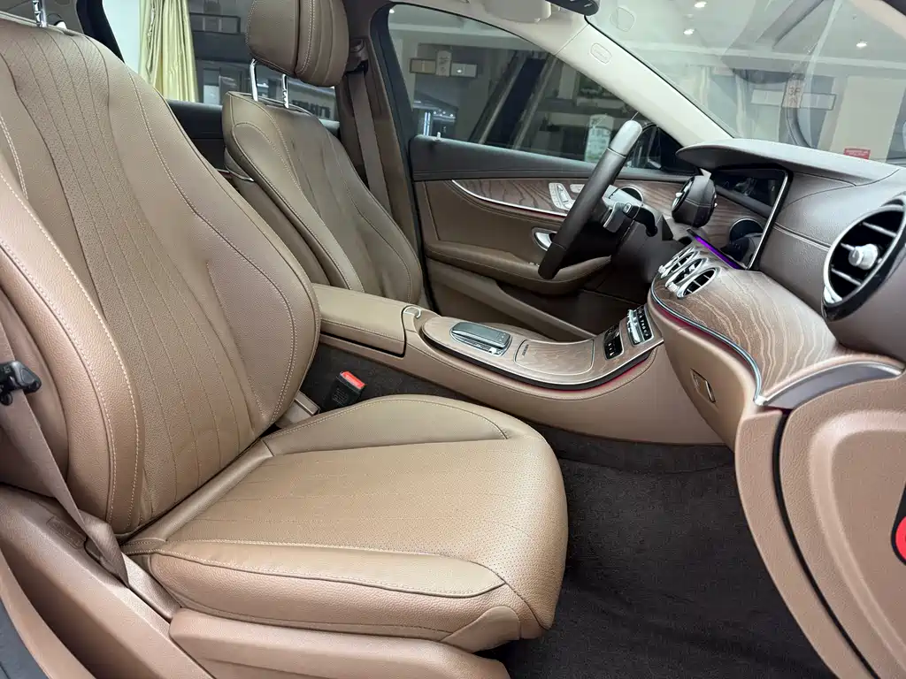 Mercedes-Benz E-Class 2023 — фото 17