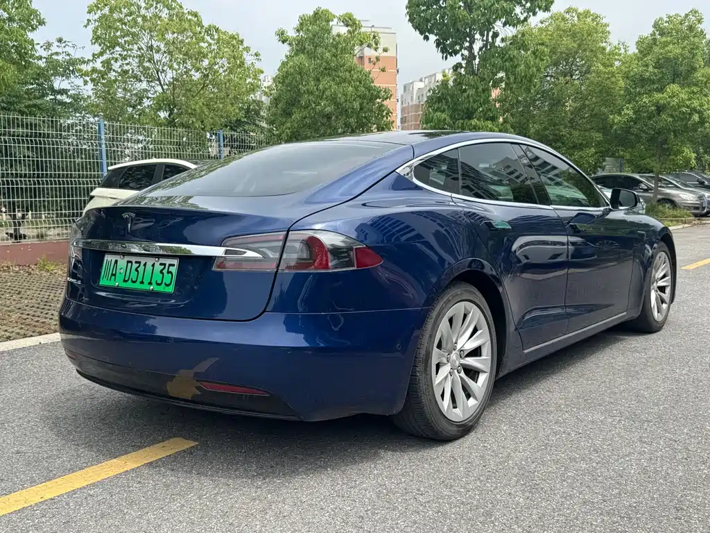 Tesla Model S 2018 — фото 6
