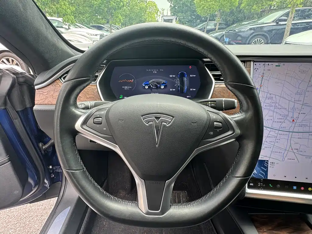 Tesla Model S 2018 — фото 11