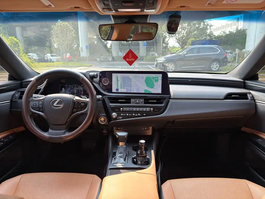 Lexus ES 2023 — фото 13