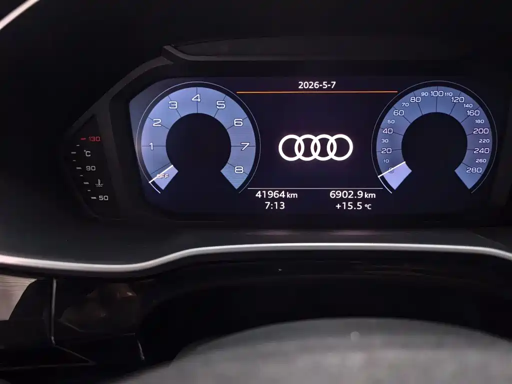 Audi Q3 2019 — фото 13