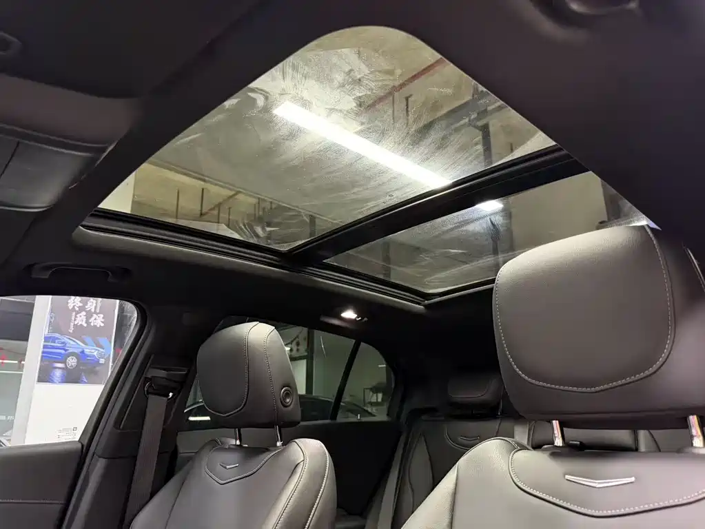Cadillac XT4 2023 — фото 14