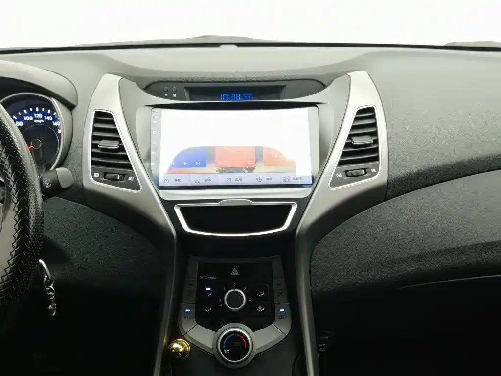 Hyundai Elantra Langdong 2017 — фото 12
