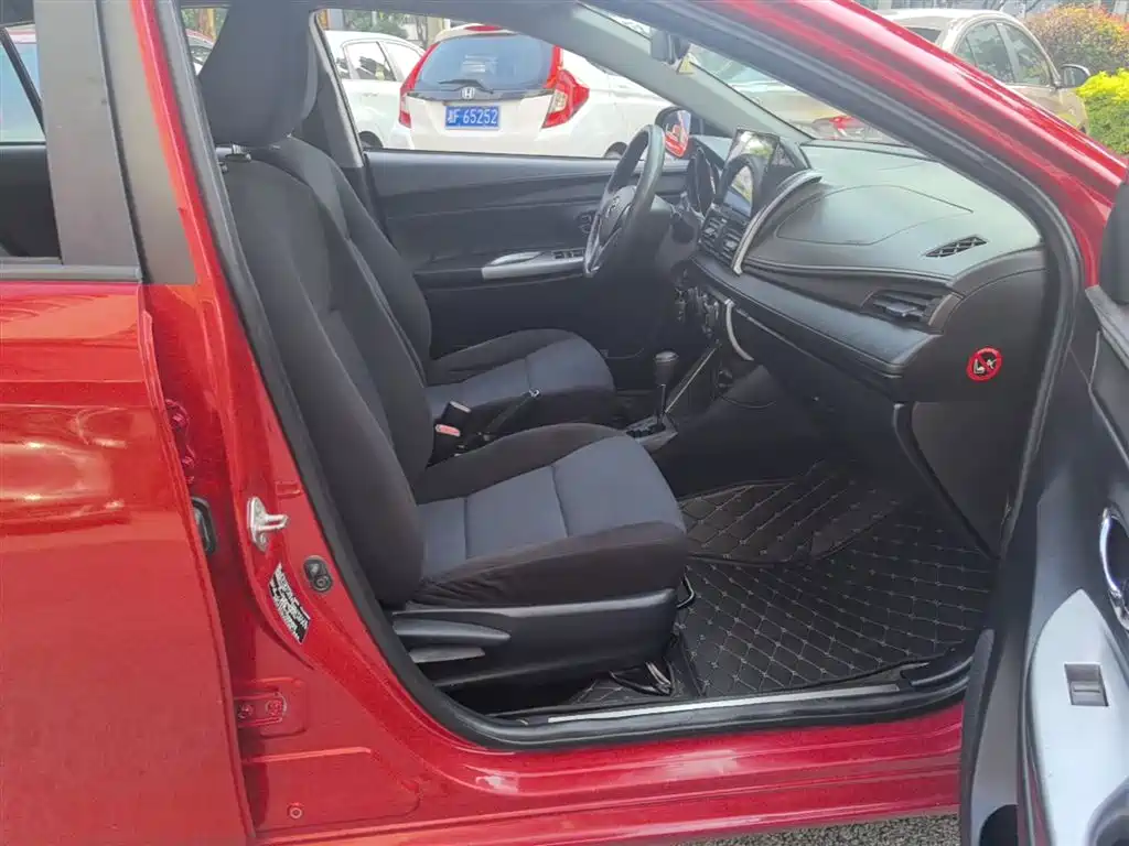 Toyota Yaris L 2016 — фото 25