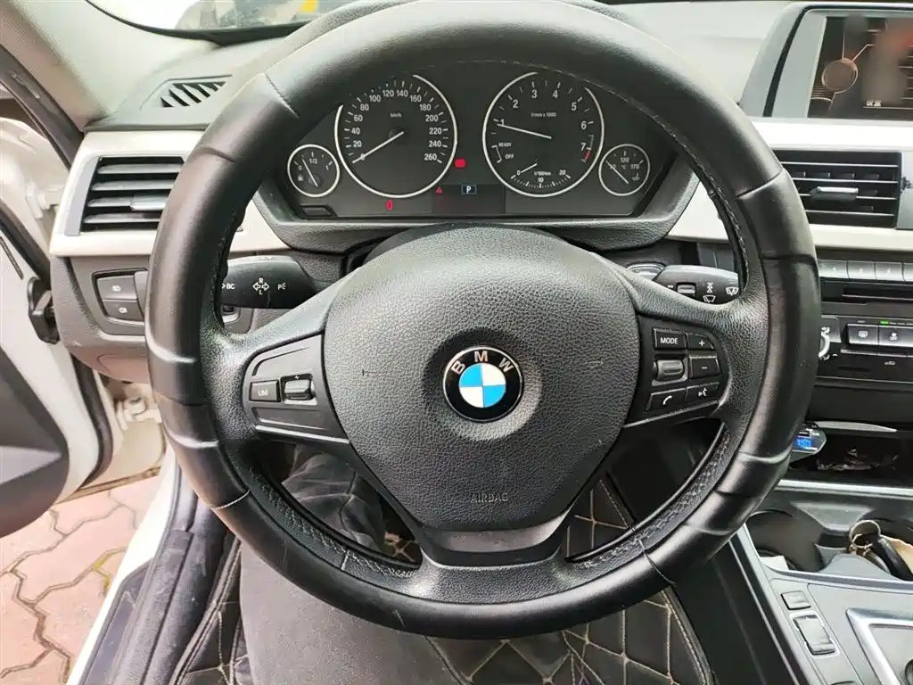 BMW 3 Series 2015 — фото 3