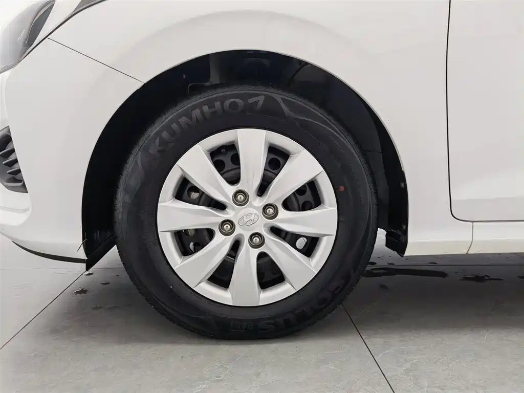 Hyundai Verna 2019 — фото 17