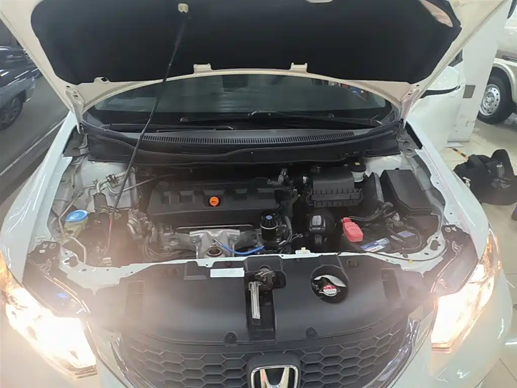 Honda Civic 2015 — фото 20