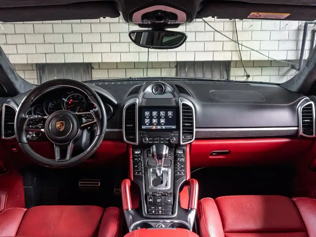 Porsche Cayenne 2017 — фото 10