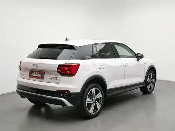 Audi Q2L 2020