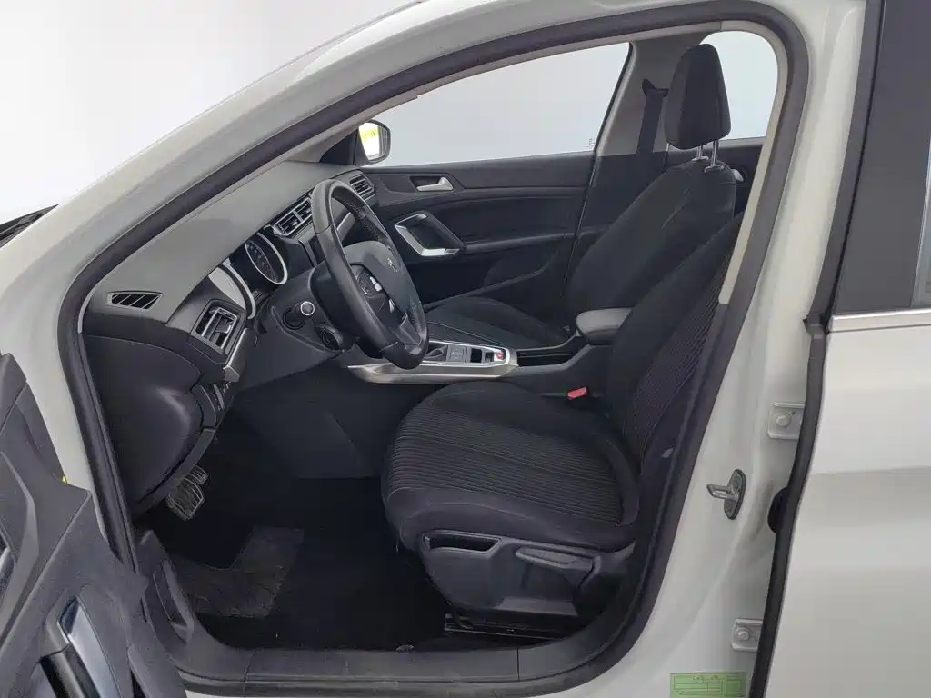 Peugeot 408 2015 — фото 10
