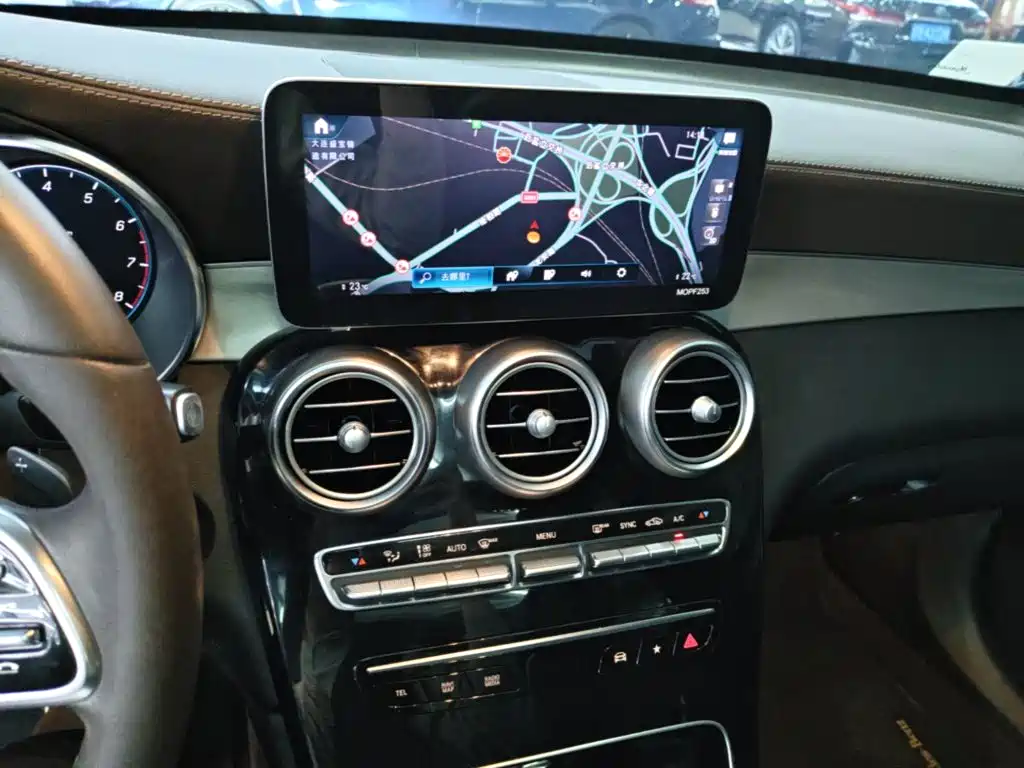 Mercedes-Benz GLC 2020 — фото 13