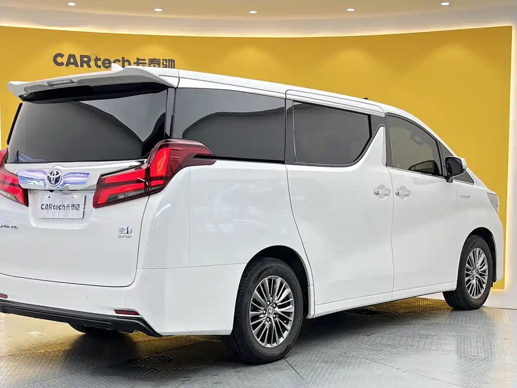 Toyota Alphard 2021 — фото 31