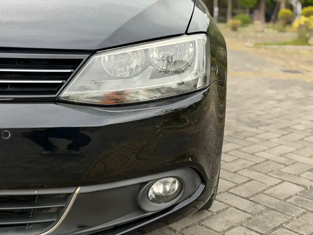 Volkswagen Sagitar 2013