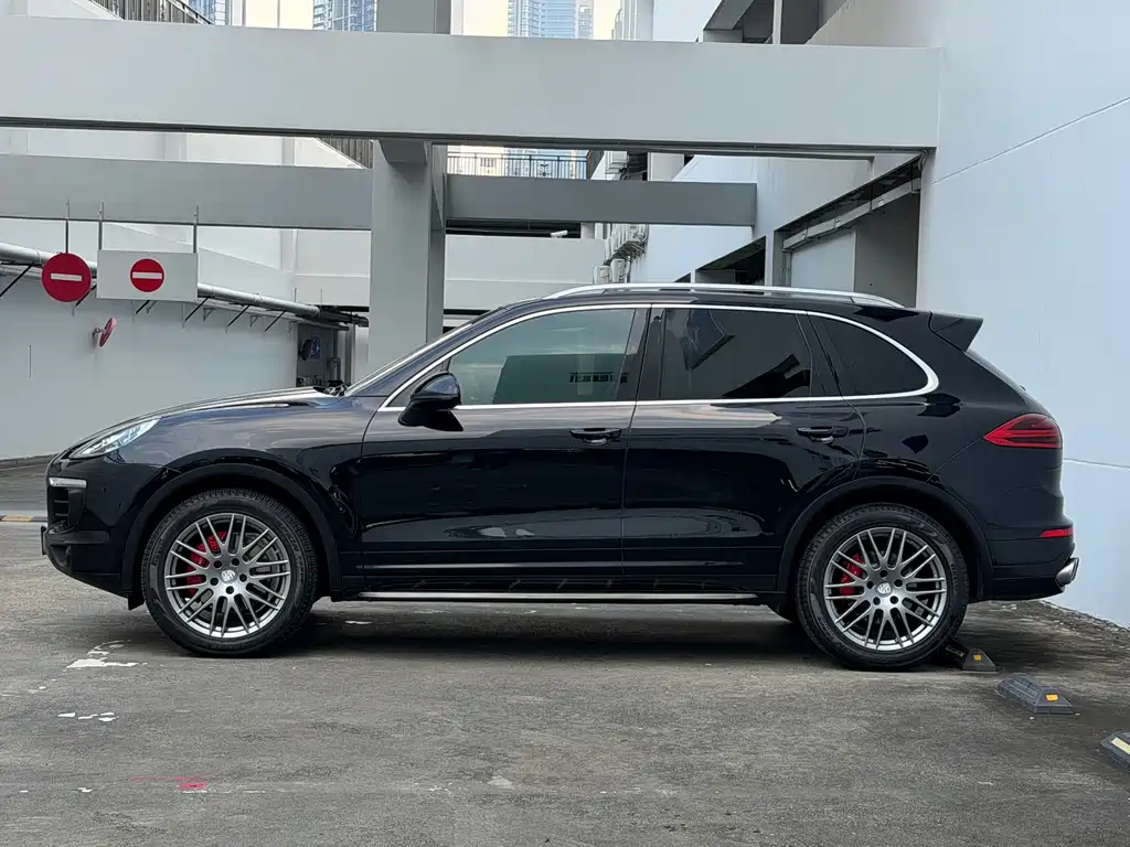 Porsche Cayenne 2017 — фото 4