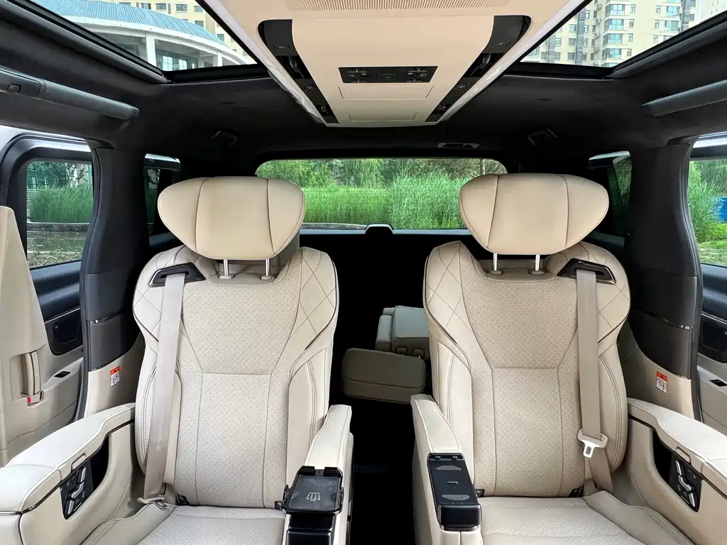 Toyota Vellfire 2025 — фото 10