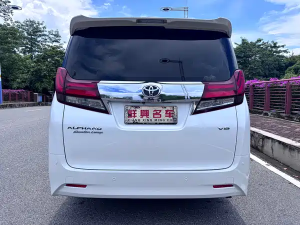 Toyota Alphard 2015