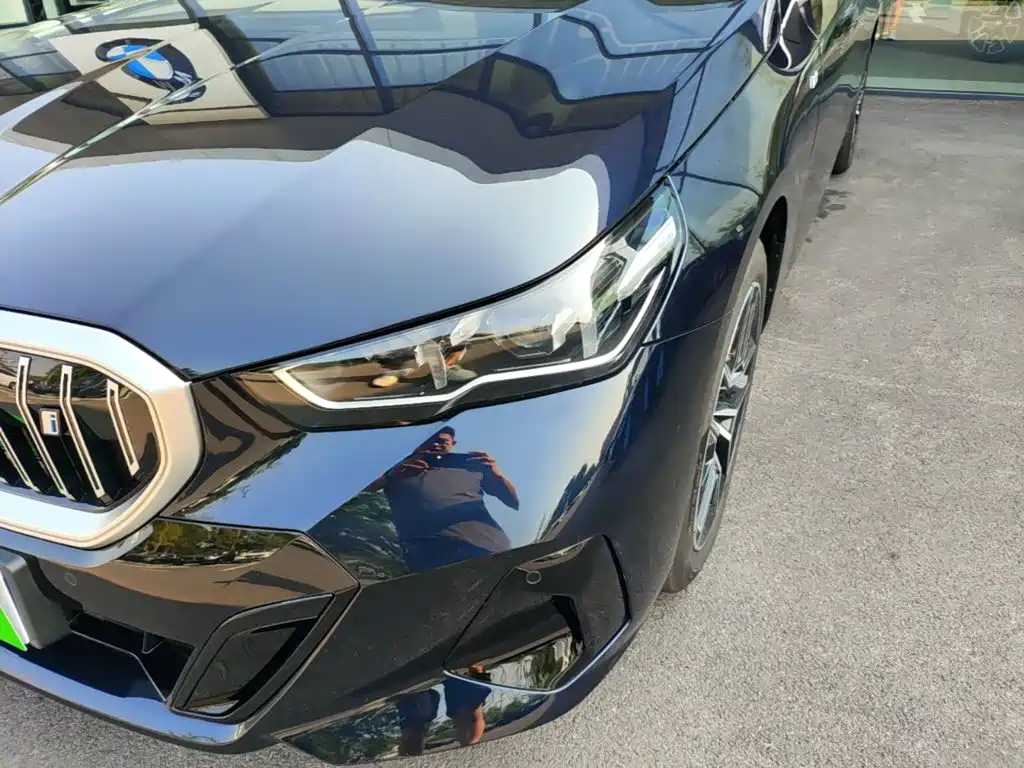 BMW i5 2025 — фото 24