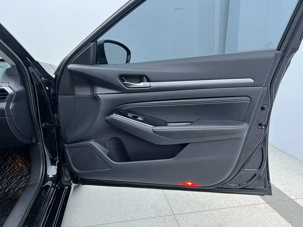 Nissan Teana 2023 — фото 22