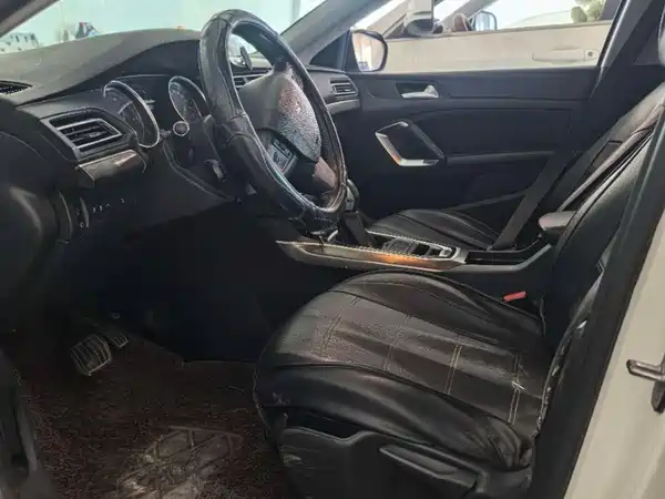Peugeot 408 2016