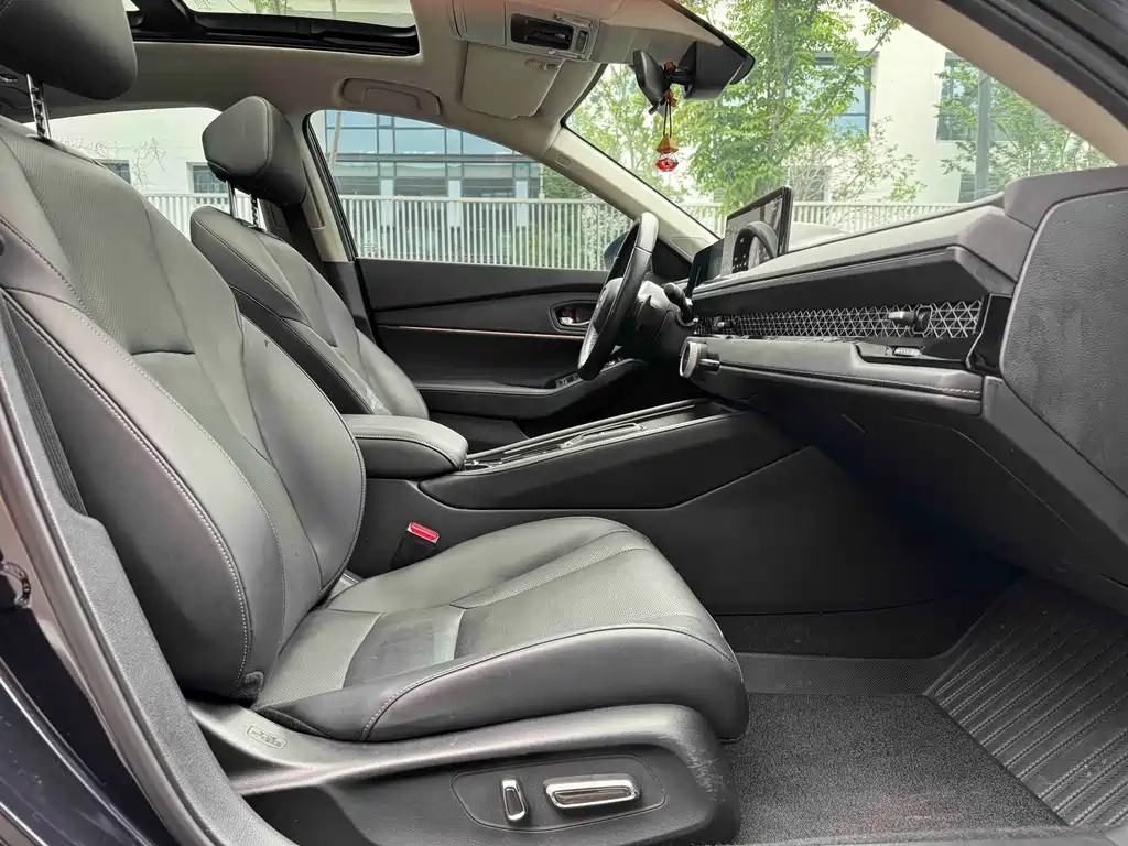 Honda Accord New Energy 2023 — фото 10
