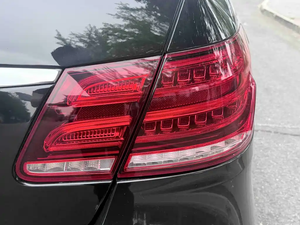 Mercedes-Benz E-Class 2014 — фото 18